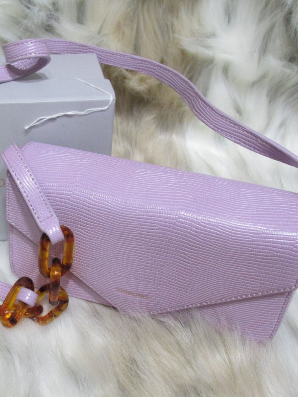 P3191-NIB Kace Sinbono Lavender Lizard Print Bag with Acrylic Accented Strap